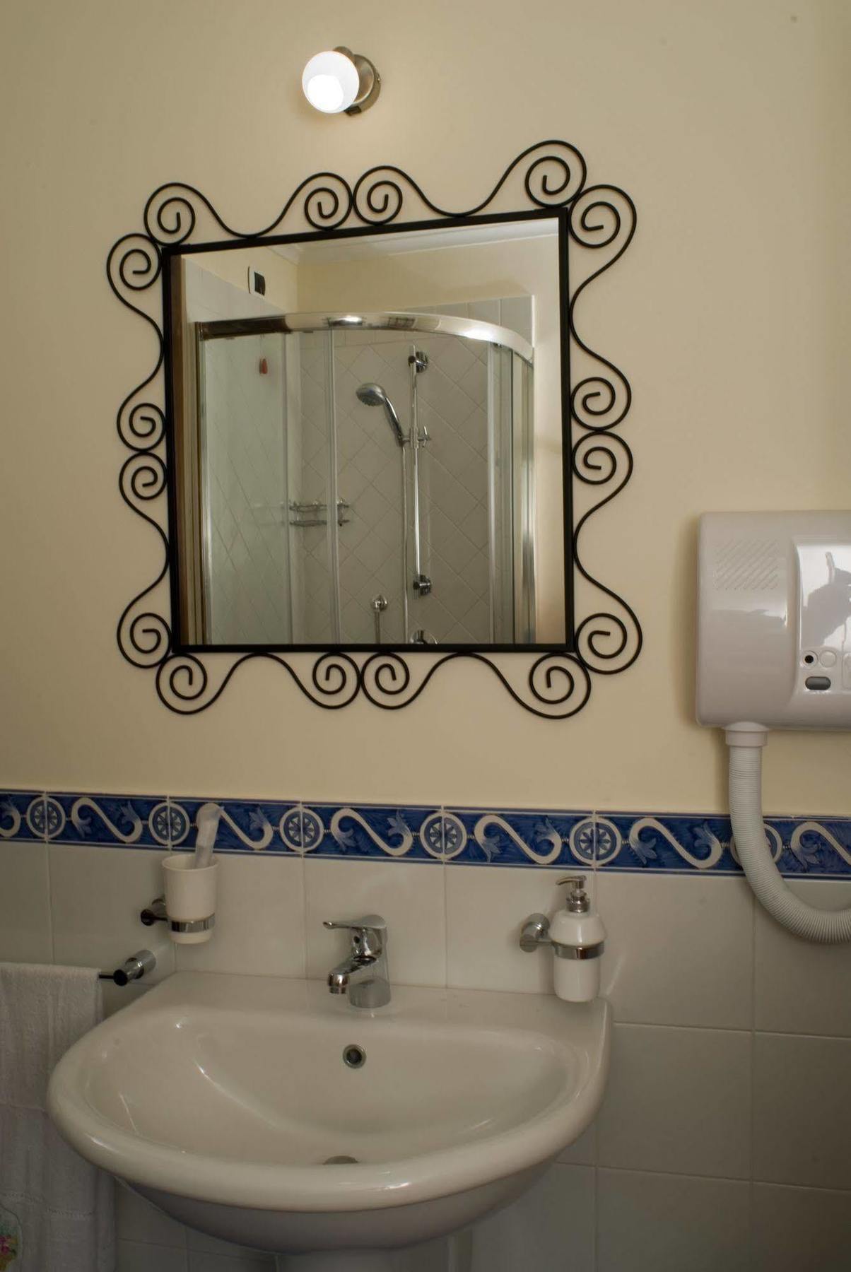 Bed & Breakfast Portanova Napoli Bagian luar foto
